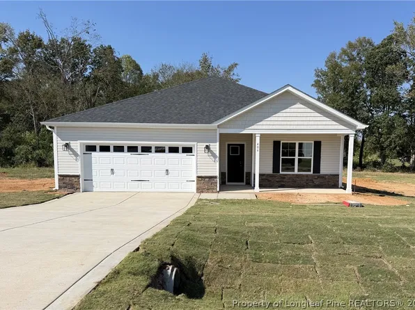 406 Thorntons Creek Dr, Erwin, NC 28339