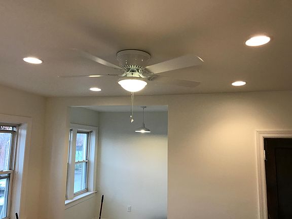 2nd image of 7223 S Kimbark Ave #204