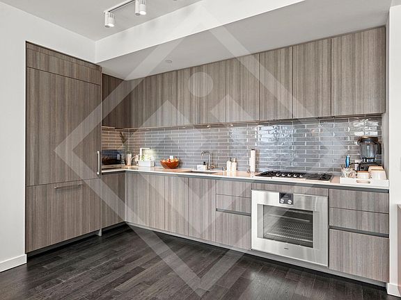 4th image of 1000 3rd St Unit 1006