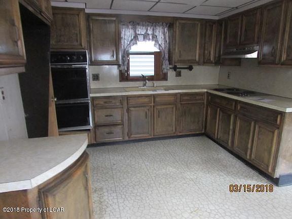4th image of 186 Dana St