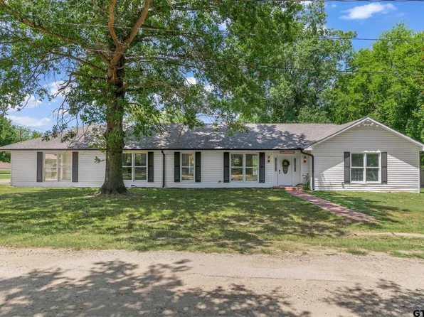 104 W Brandon St, Edgewood, TX 75117