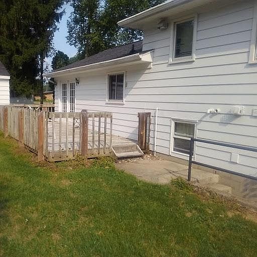 2nd image of 1528 Linden St