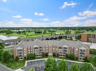 2212 Country Club Dr, Saint Clair Shores, MI