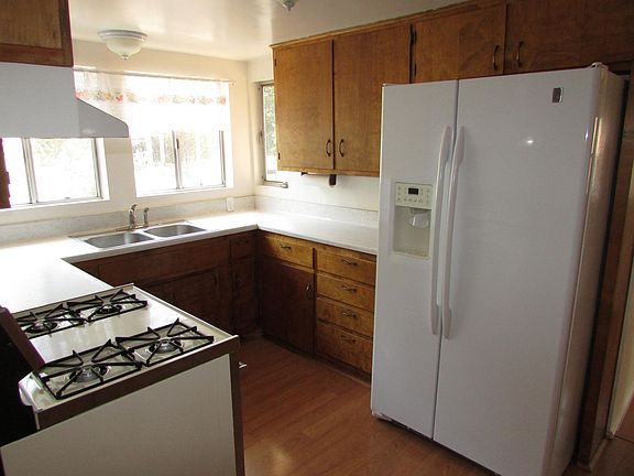4th image of 35239 Avenue C