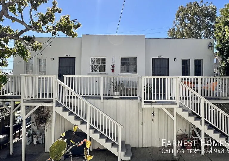 646 Ocean Park Blvd #C — Photo 2