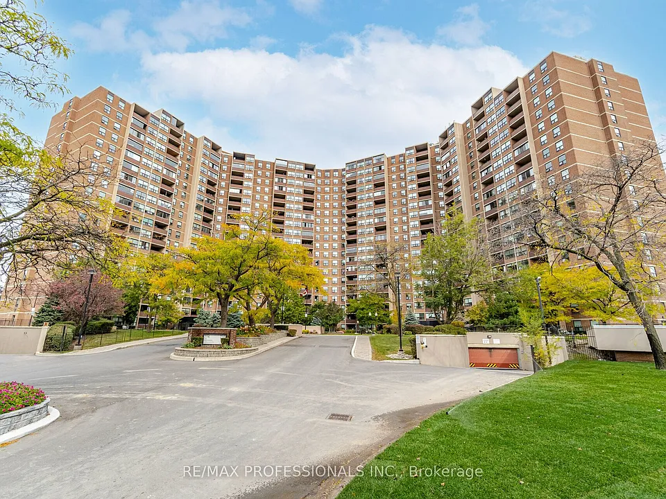 714 The West Mall #1907