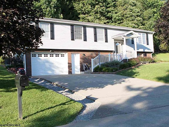 2nd image of 244 Eagle St