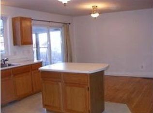 377 Wellington Hill Rd, Manchester, NH 03104