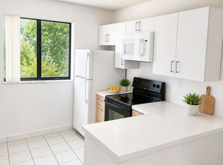 2710 W 60th Pl APT 204, Hialeah, FL 33016