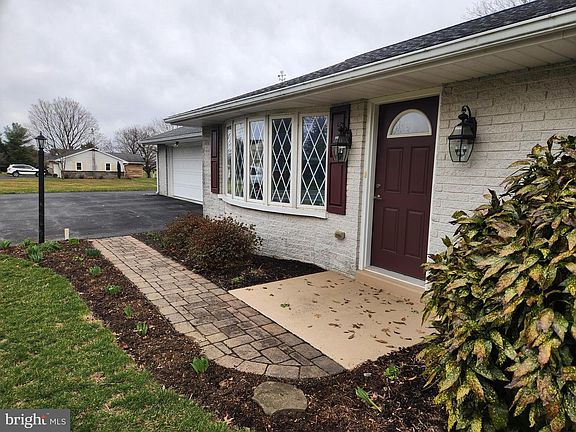 4th image of 1847 Hossler Rd