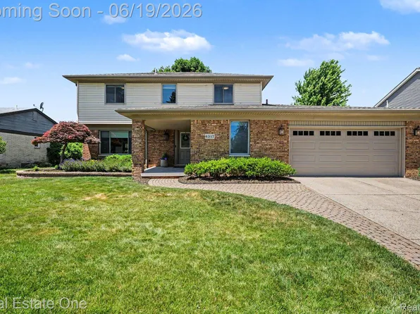 6317 Atkins Dr, Troy, MI 48085