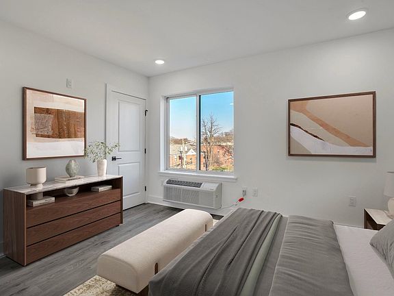 5th image of 2601 Jane St #401