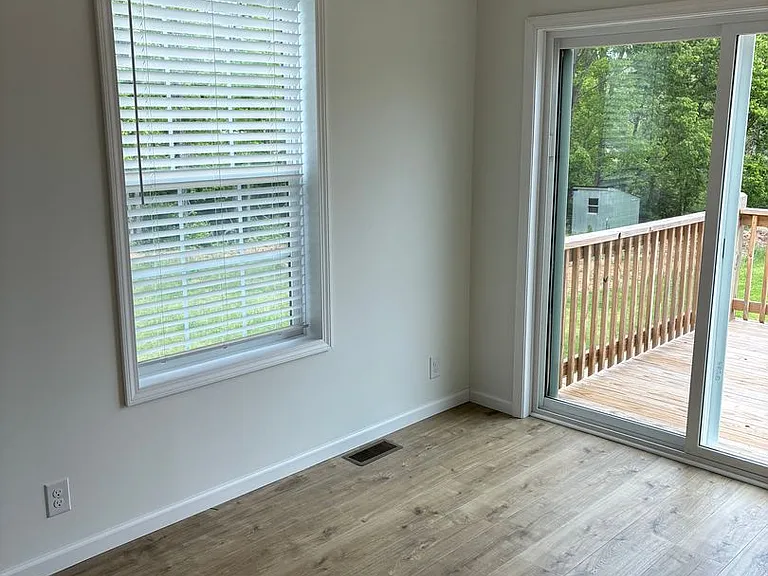 2517 S Banta Ave — Photo 13