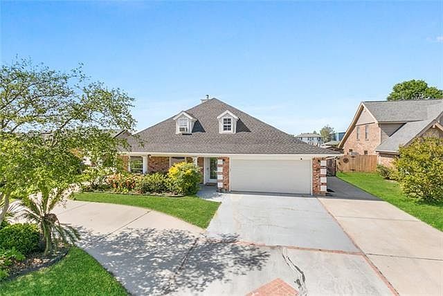 1st image of 290 Moonraker Dr