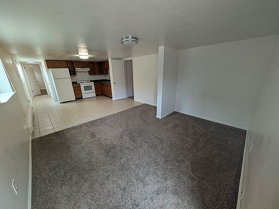 5th image of 867 E Vine St #867