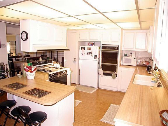 2nd image of 15750 Arroyo Dr Space 225