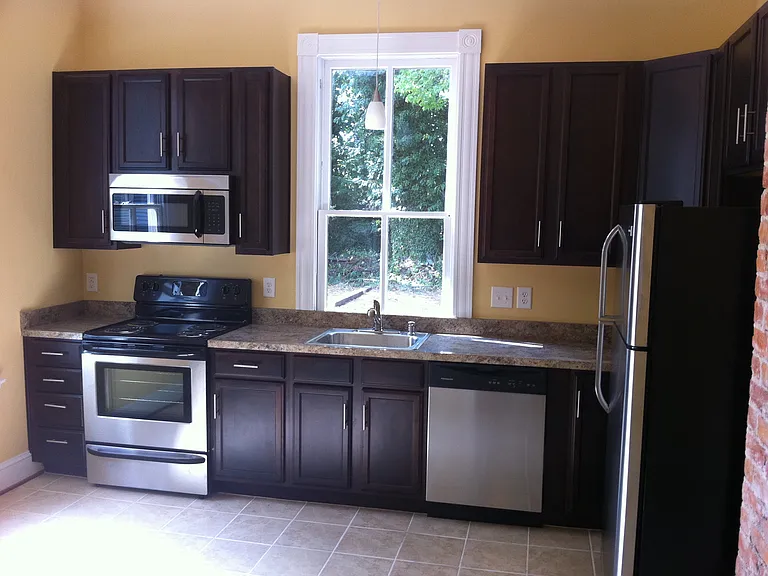 1507 Perry St — Photo 7