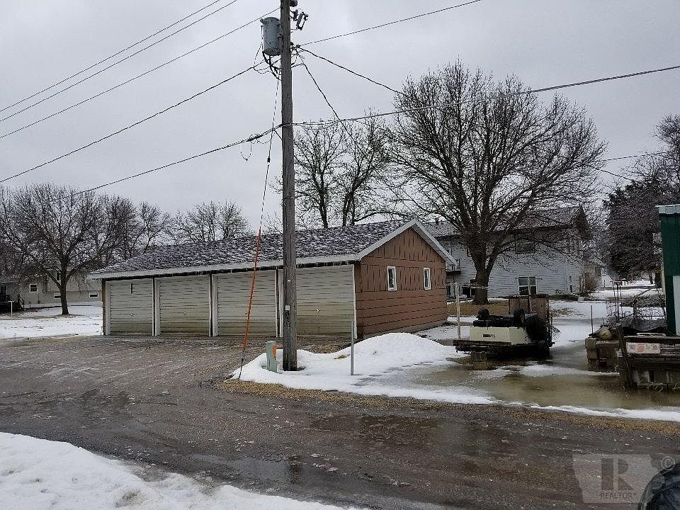 2nd image of 714 5th Ave