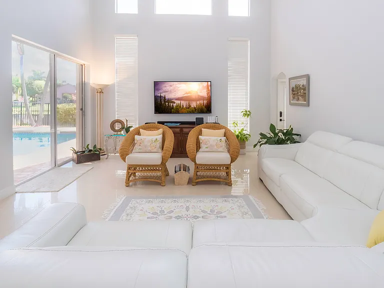 10849 Bal Harbor Dr — Photo 20