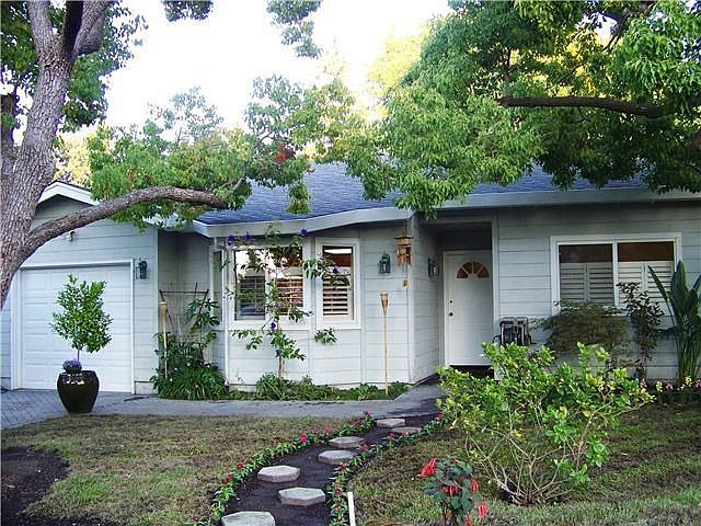 2nd image of 2055 Gordon Ave