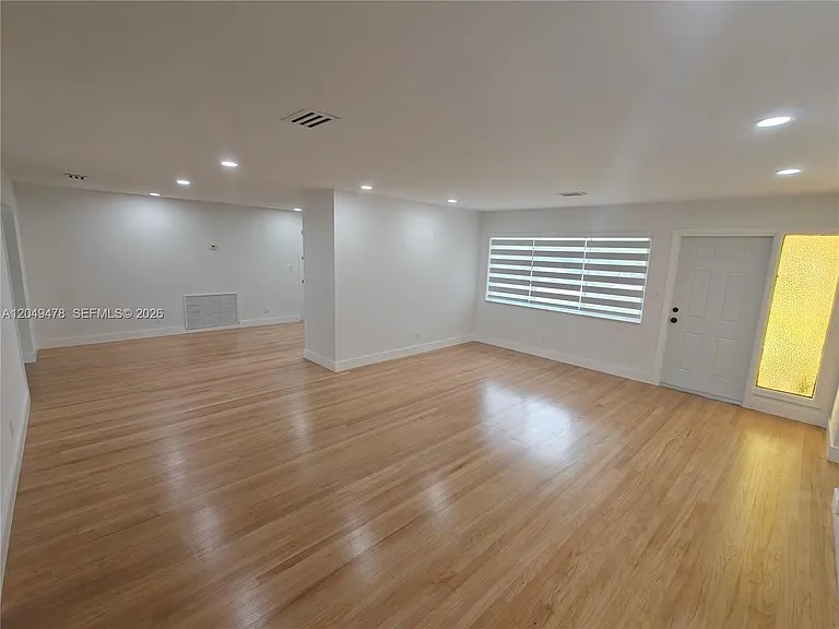 3410 Cleveland St — Photo 7