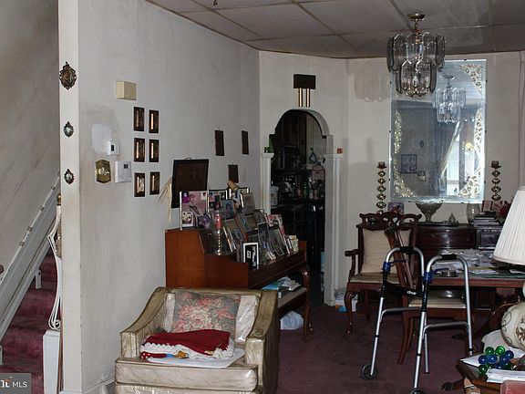 4th image of 538 S Salford St