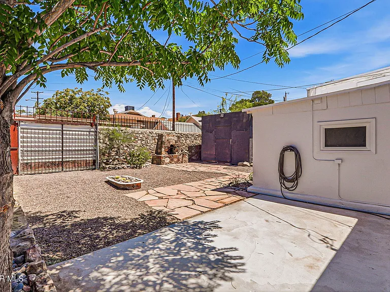 2911 Grant Ave — Photo 32