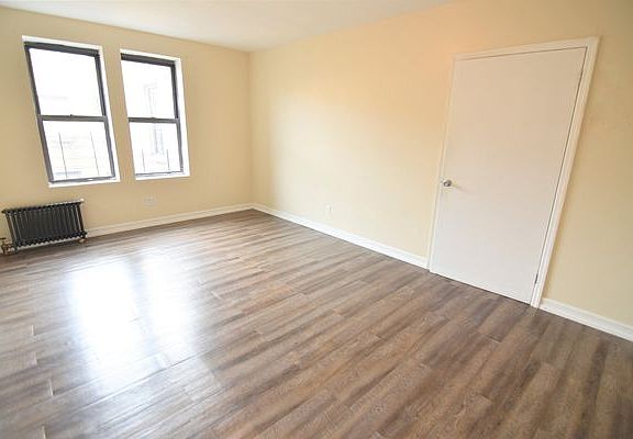 5th image of 686 E 234th St APT E8