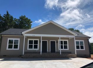 986 22nd Street Pl NE UNIT B, Hickory, NC 28601