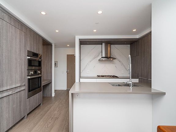 4th image of 1441 Johnston Rd #901