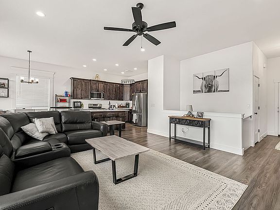 5th image of 5919 Magellan Ln
