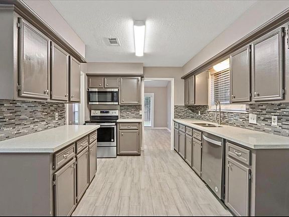 3rd image of 6903 White Tail Dr
