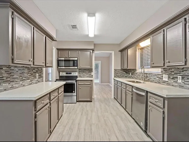 6903 White Tail Dr — Photo 3