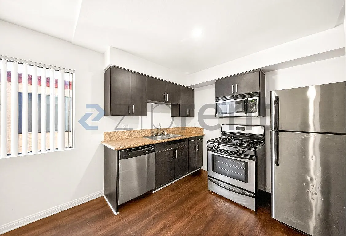 1 bed, 700 sqft, $1,850 — Photo 3