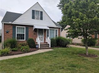 5610 Ackley Rd, Parma, OH 44129