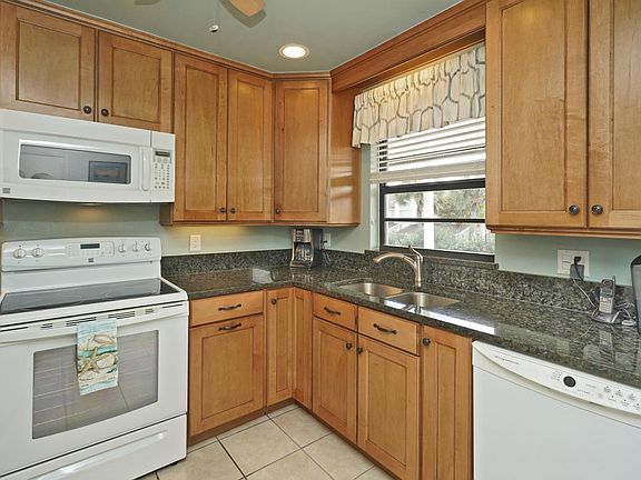 3rd image of 200 Saint Lucie Ln APT 408