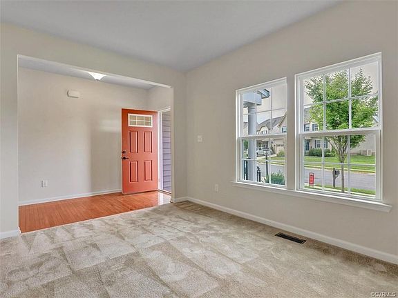 5th image of 9508 Thornecrest Dr