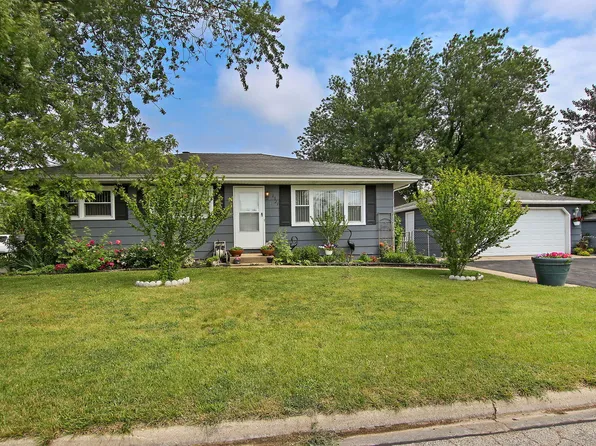 1721 Galilee Ave, Zion, IL 60099