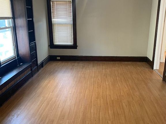 3rd image of 15708 Arcade Ave