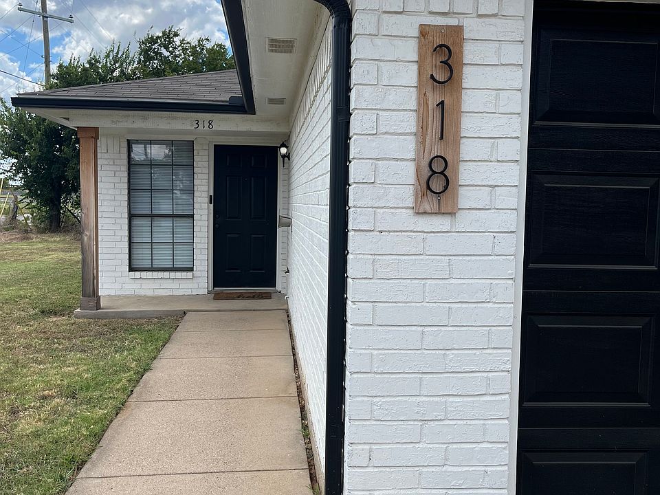 1st image of 318 Briar Cir W