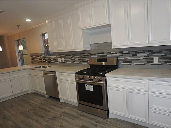 3rd image of 931 Willow West Dr