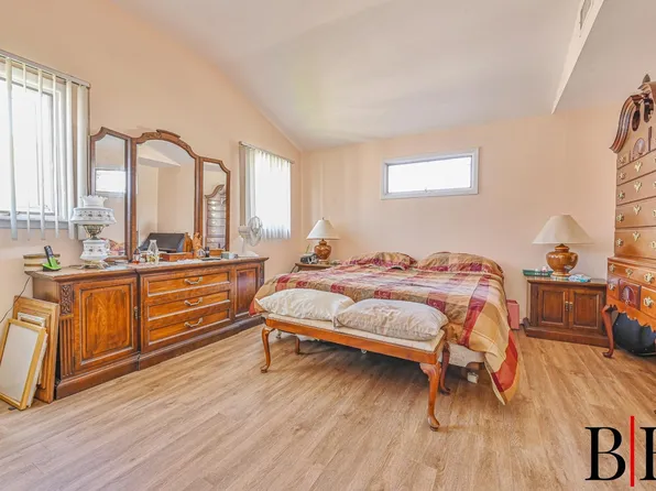 2150 Royce Street image 17 of 36