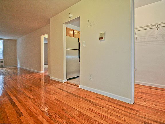3rd image of 2710 30th Ave APT 2B