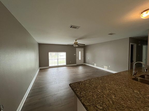 4th image of 1713 English Colony Dr