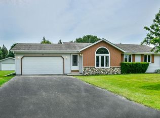 W308S10630 Wayside Ct, Mukwonago, WI 53149