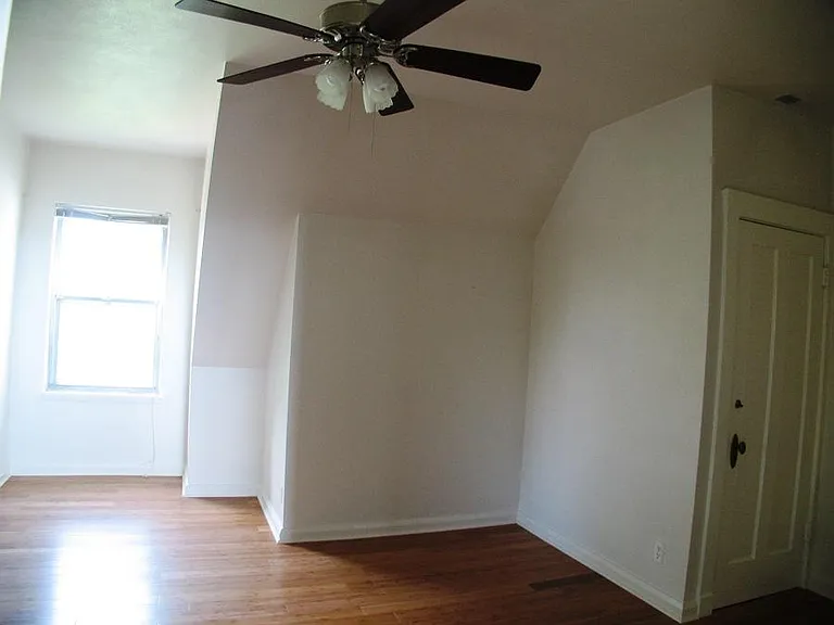 914 W Moss Ave #F — Photo 8