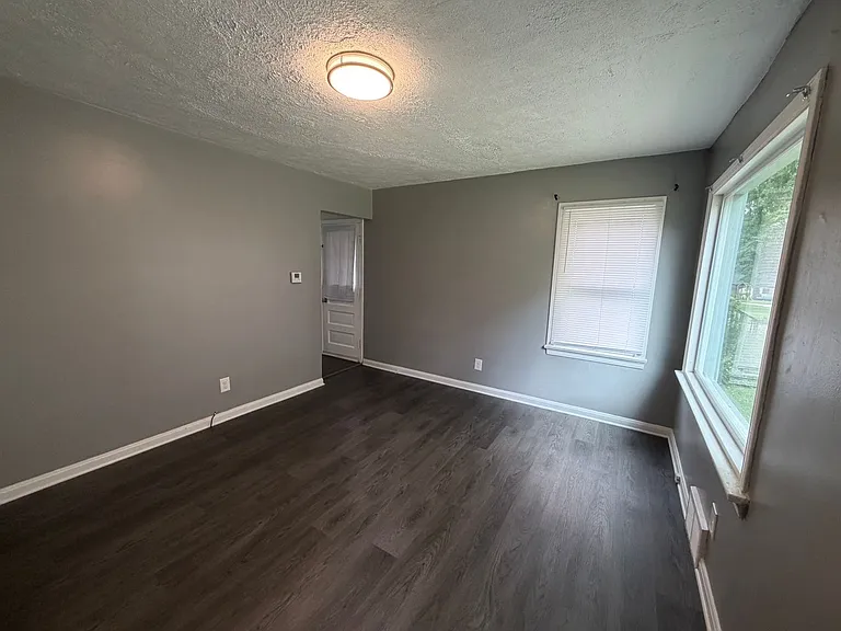 1266 Magnolia Ave — Photo 2