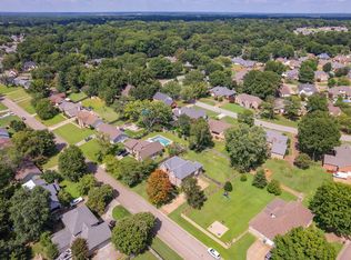 128 Glenwood Dr, Jackson, TN 38305
