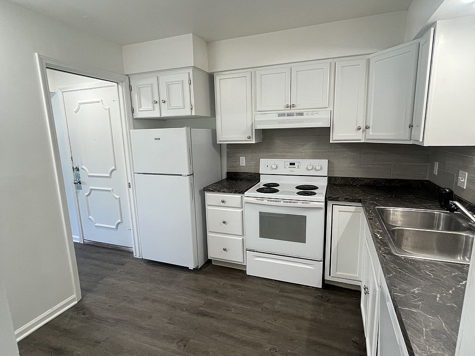 1st image of 205 E Saginaw Hwy APT 4