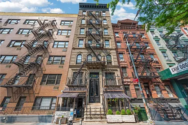109 Saint Mark&#39;s Place in East Village